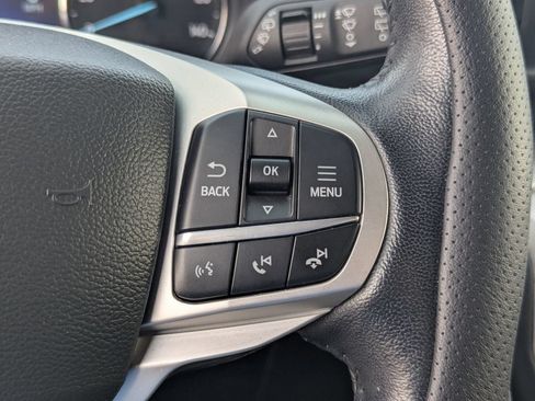 Used 2023 Ford Explorer XLT w/ Equipment Group 202A AWD/4WD image 19