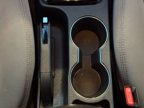 Used 2012 Hyundai Elantra GLS image 27