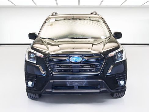 Used 2024 Subaru Forester Premium image 2