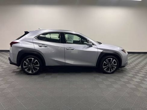 Certified 2025 Lexus UX 300h FWD image 4