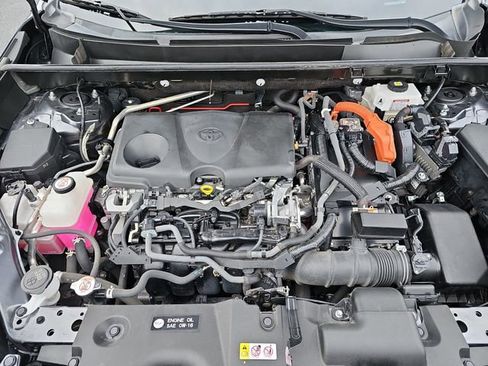 Used 2021 Toyota RAV4 XLE Premium image 32