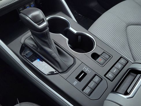 Certified 2022 Toyota Highlander LE image 18