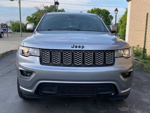 Used 2017 Jeep Grand Cherokee Altitude RWD image 8