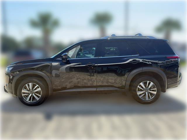 Used 2024 Nissan Pathfinder SL w/ Black Appearance Package FWD image 5