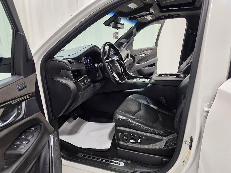 Used 2018 Cadillac Escalade ESV Platinum AWD/4WD image 11