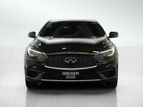 Used 2017 INFINITI QX30 image 8