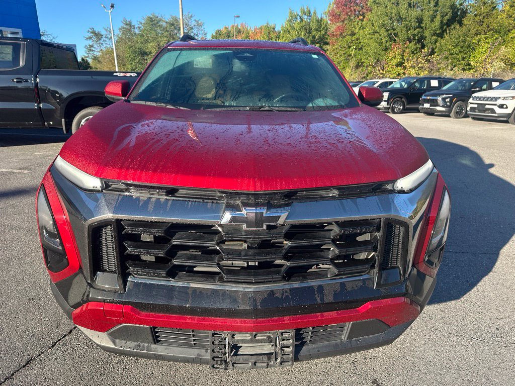 Used 2025 Chevrolet Equinox ACTIV w/ Convenience Package III FWD image 2