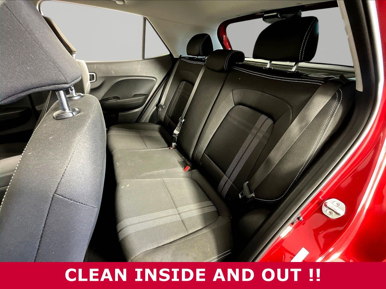 Used 2025 Hyundai Venue SEL FWD image 20