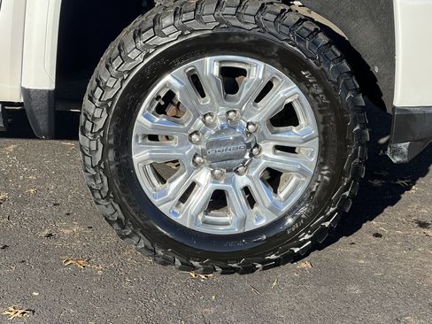 Used 2023 GMC Sierra 2500 Denali w/ Denali Ultimate Package image 10