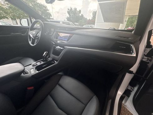 Certified 2026 Cadillac XT5 Premium Luxury w/ LPO, Blue Accent Package FWD image 30