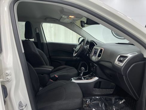Used 2019 Jeep Compass Sport AWD/4WD image 30