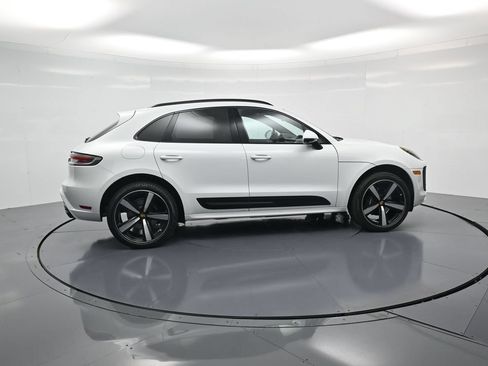 Used 2026 Porsche Macan AWD/4WD image 31