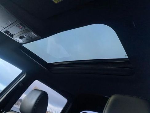 Used 2021 Toyota Tacoma Limited image 12