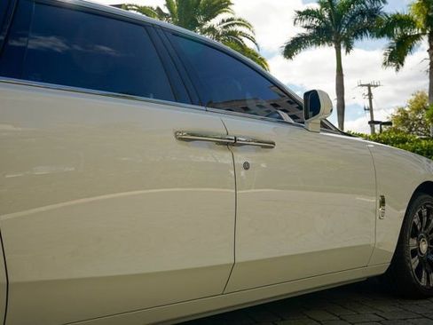 Used 2022 Rolls-Royce Ghost image 28