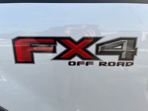 Used 2022 Ford F250 Lariat w/ Chrome Package image 44