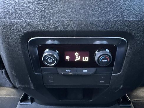 Used 2025 Chevrolet Tahoe LT AWD/4WD image 17