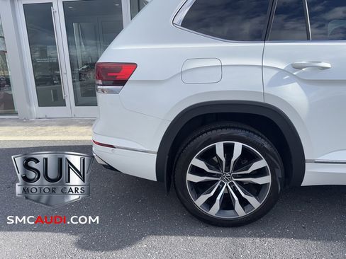 Used 2023 Volkswagen Atlas SEL Premium image 6