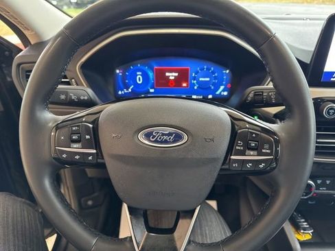 Used 2021 Ford Escape SEL w/ Technology Package image 16