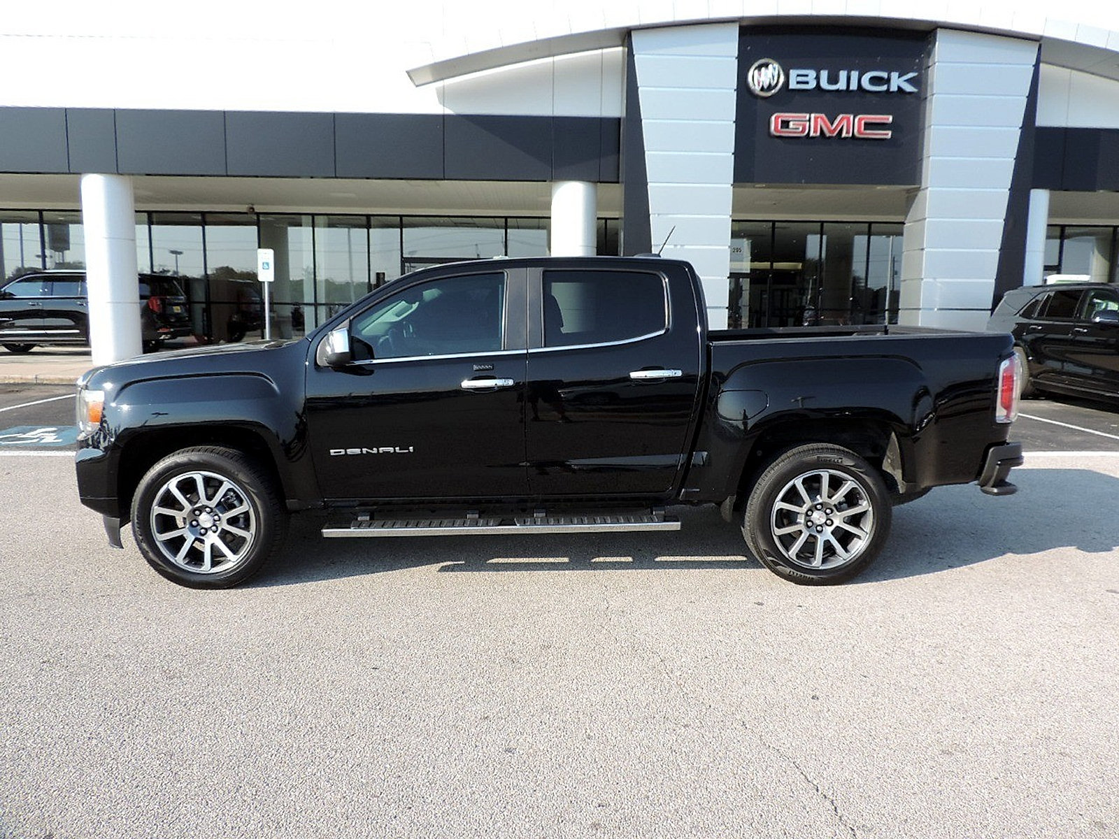 Used 2021 GMC Canyon Denali AWD/4WD image 8