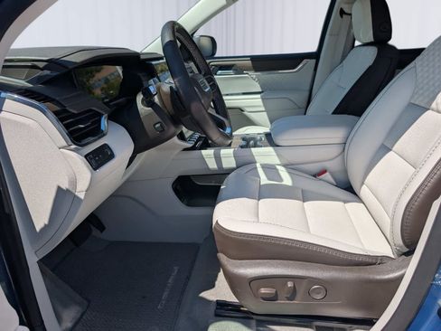 Certified 2025 GMC Acadia Denali w/ Super Cruise Package FWD image 15