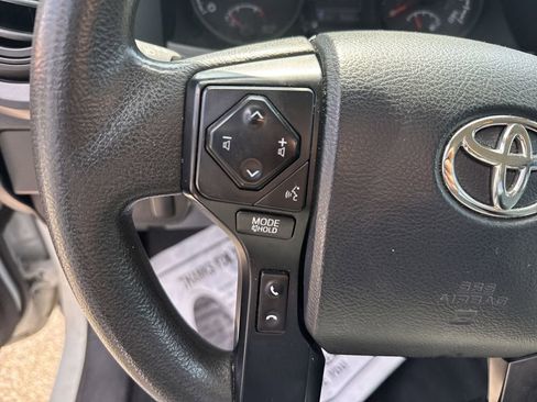 Used 2020 Toyota Tacoma 2WD Access Cab image 17