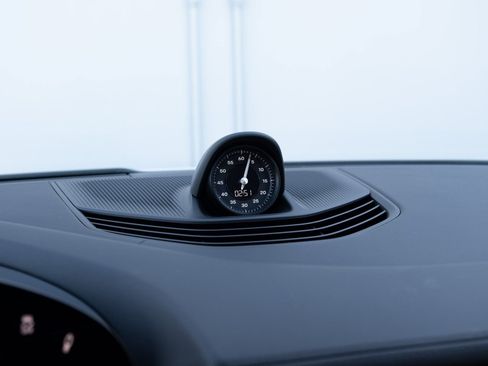 Used 2024 Porsche Taycan GTS image 5