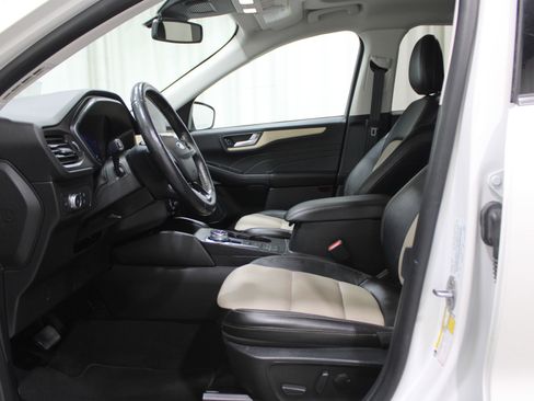 Used 2022 Ford Escape Titanium w/ Titanium Elite Package image 3