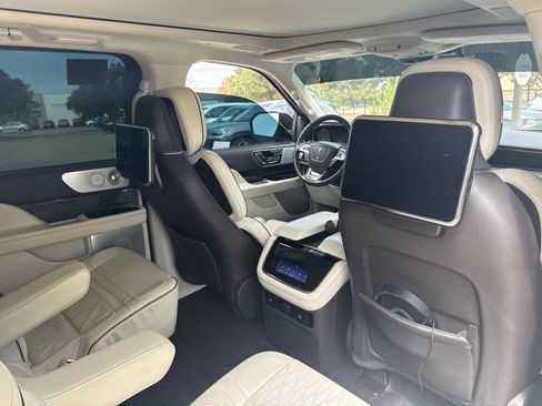 Used 2023 Lincoln Navigator Black Label AWD/4WD image 3