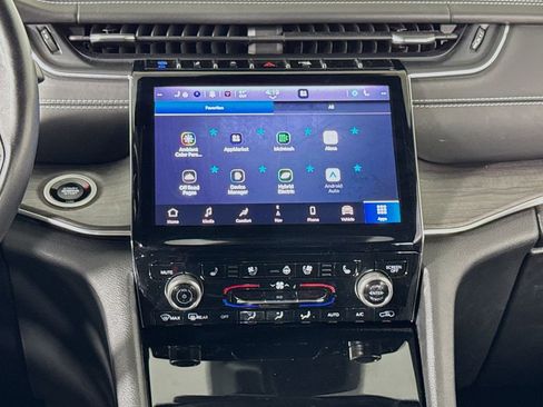 Used 2022 Jeep Grand Cherokee Overland w/ Advanced Protech Group III image 14