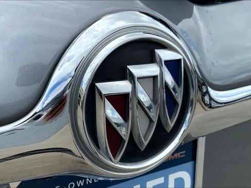 Used 2020 Buick Envision Essence w/ Experience Buick Package FWD image 10