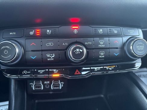 Used 2024 Dodge Durango GT image 14