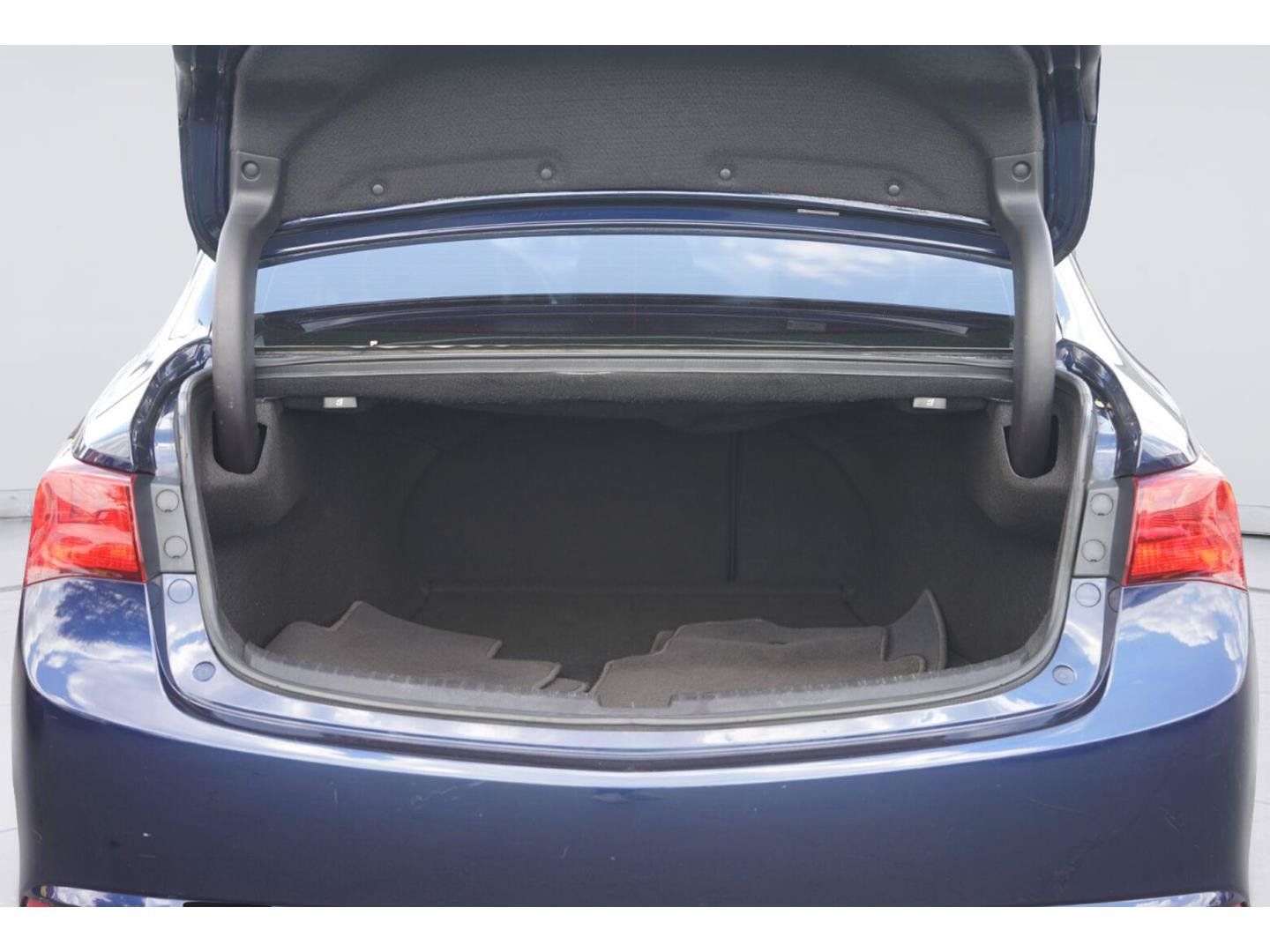 Used 2018 Acura TLX FWD image 32
