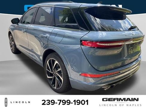 Used 2025 Lincoln Corsair Grand Touring image 3