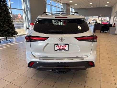 Used 2023 Toyota Highlander Limited image 8