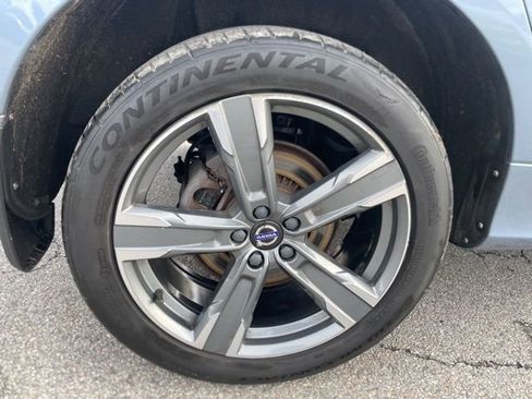 Used 2017 Volvo XC60 T6 Dynamic w/ Advanced Package image 11