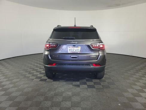 Used 2022 Jeep Compass Latitude image 5