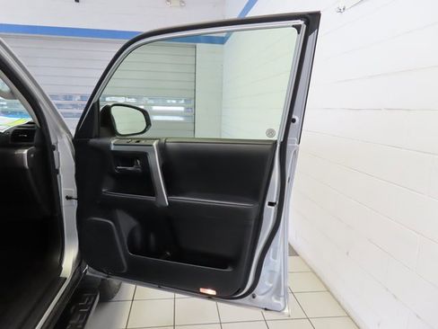 Used 2024 Toyota 4Runner SR5 Premium image 28