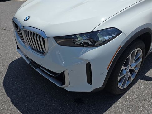 Certified 2024 BMW X5 xDrive40i AWD/4WD image 9