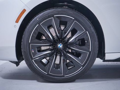 Used 2026 BMW 740i w/ Premium Package RWD image 2