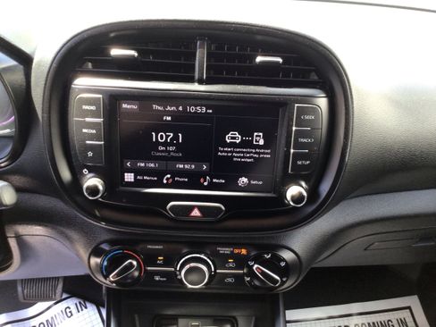 Used 2024 Kia Soul LX FWD image 17