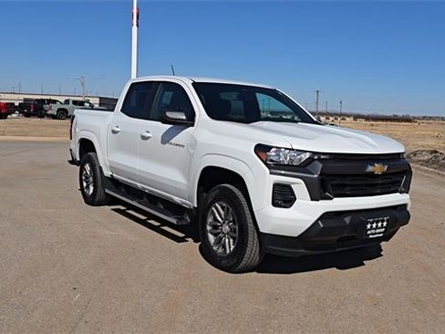 Used 2024 Chevrolet Colorado LT w/ LT Convenience Package image 4