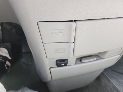Used 2014 Honda Odyssey EX image 9