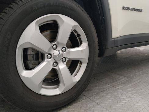 Used 2020 Jeep Compass Latitude w/ Cold Weather Group AWD/4WD image 31