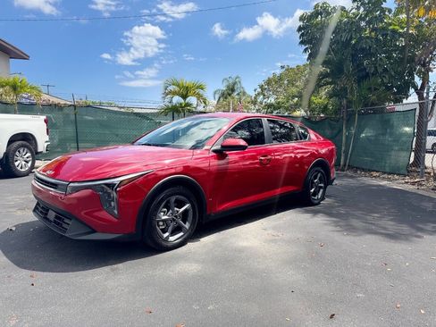 Used 2025 Kia K4 LXS 4dr Sedan image 5