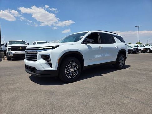 New 2026 Chevrolet Traverse LT w/ Enhanced Driving Package image 2