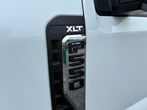 Used 2024 Ford F550 4x4 Crew Cab Super Duty w/ XLT Value Package image 9