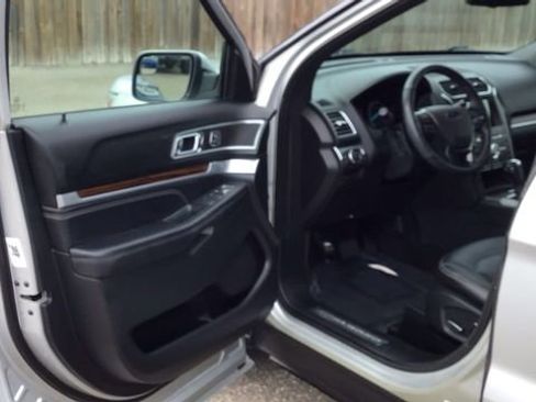 Used 2018 Ford Explorer Limited image 20