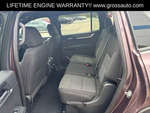 Used 2025 GMC Acadia Elevation AWD/4WD image 28