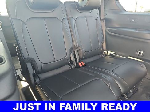 New 2026 Jeep Grand Cherokee L Limited w/ Limited Altitude Package AWD/4WD image 12