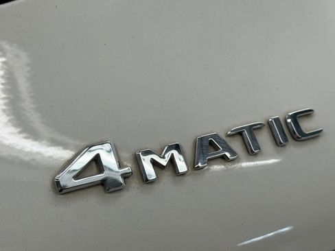 Used 2018 Mercedes-Benz GLC 300 4MATIC w/ Multimedia Package image 14